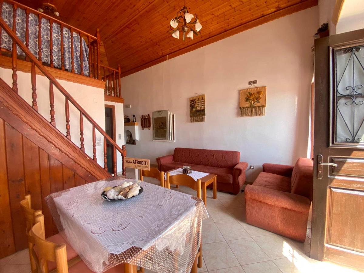 Villa Afroditi Chalki Town Buitenkant foto