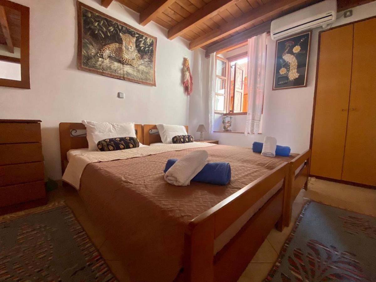 Villa Afroditi Chalki Town Buitenkant foto